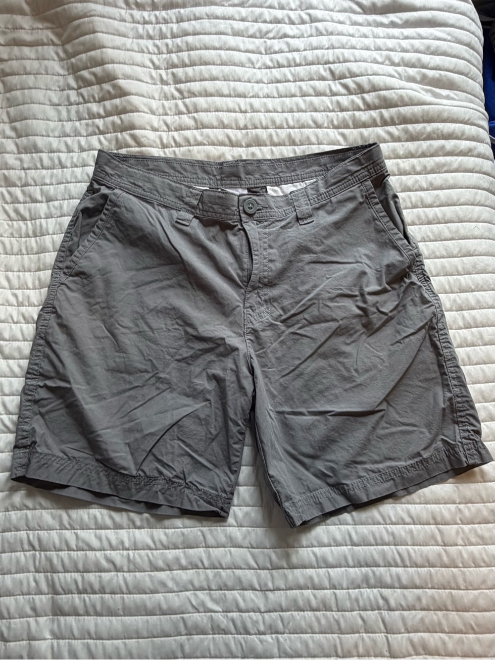 Columbia Men's Gray Flat-Front Outdoor Shorts